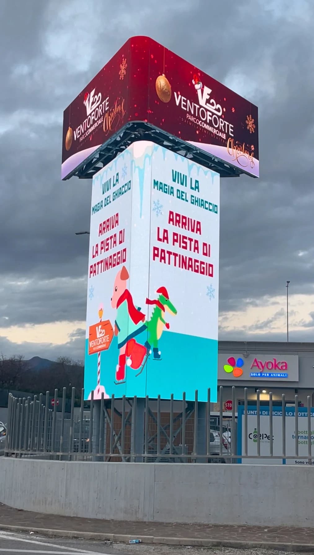 The outdoor LED tower at VentoForte Retail Park displaying content across multiple sides